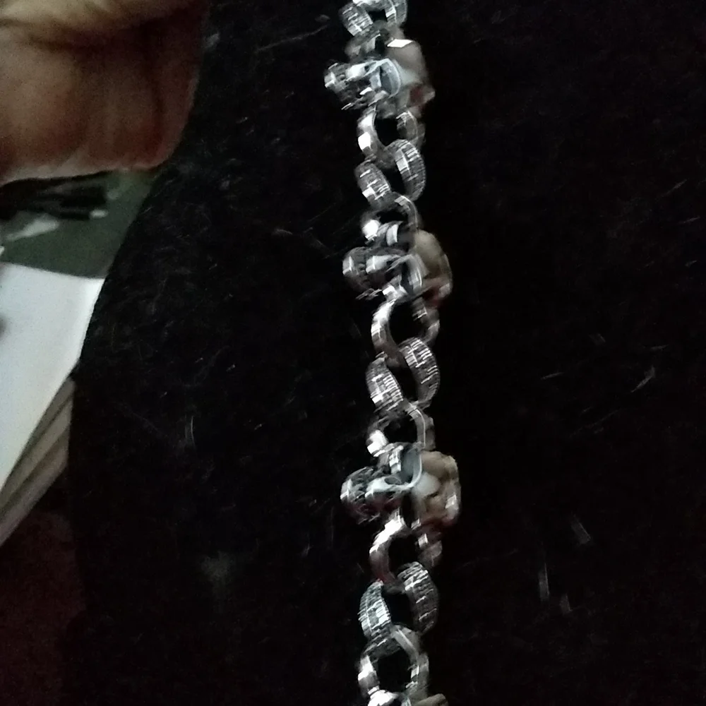 Five Smiling Skulls Bracelet - Picture 3 of 7
